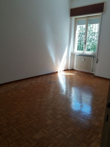 Borgo Trento affittasi ampio trilocale con terrazzo
