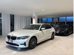 BMW Serie 3 330e Plug-In-Hybrid xDrive auto Navi Fari LED 18”
