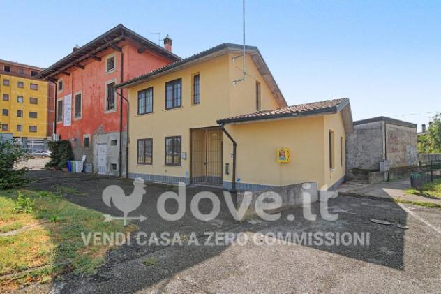 Casa indipendente di 900 m² con più di 5 locali e posto auto in vendita a San Zenone al Lambro - Foto 8