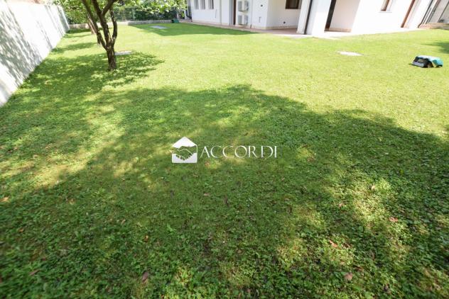 APPARTAMENTO di 3 vani e di 186 mq (MONTEBELLUNA) rif. PA313A