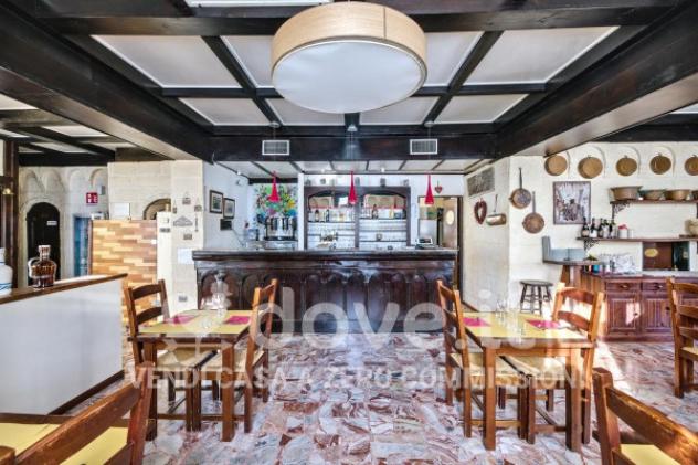 Casa indipendente di 200 m² con 3 locali e box auto in vendita a Sumirago
