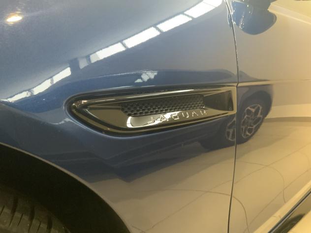 Jaguar XE XE 2.0d i4 mhev R-Dynamic Black awd 204cv auto - Foto 4