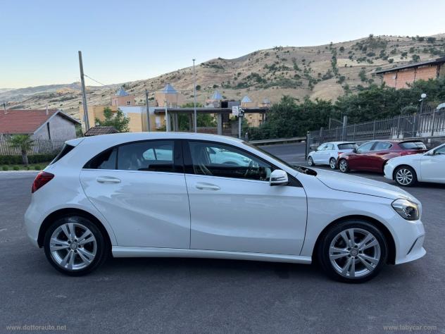 MERCEDES-BENZ A 180 d Premium - Foto 4