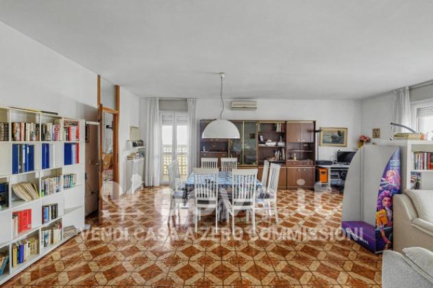 Appartamento di 210 m² con 5 locali e box auto doppio in vendita a Novara - Foto 7