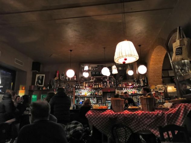 AMERICAN BAR ALLA MILANESE NEL CUORE DI MILANO NELLA ZONA DEI NAVIGLI ADATTO - Foto 5