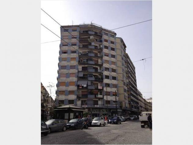 ESCLUSIVO LOCALE COMMERCIALE C/1 - Foto 2