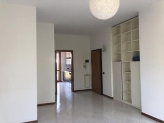 Appartamento non arredato composto da soggiorno, cucina attrezzata abitabil …