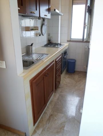 PORTA MAGGIORE BILOCALE ARREDATO CON COMODA CANTINA - Foto 2