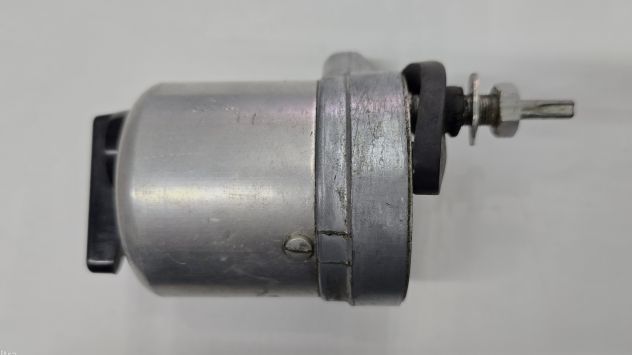 MOTORINO TERGICRISTALLO 6 VOLTS AUTO D'EPOCA - Foto 2