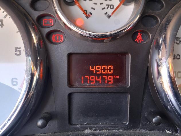 Peugeot 207 1.6 HDi 90CV 5p. XS - Foto 8