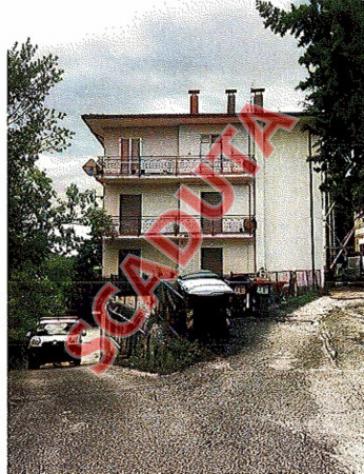 Immobile in asta di 95 m², box auto doppio in vendita a Nocera Umbra