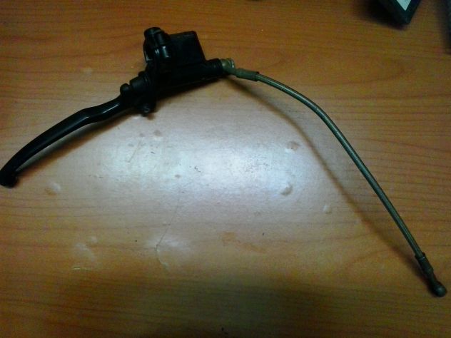 POMPA FRENO SINISTRA E TUBO IDRAULICO BEVERLY 400/500 - Foto 2