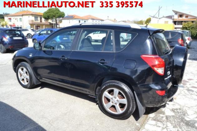 TOYOTA RAV 4 2.2 D-4D 136CV rif. 23810533 - Foto 8