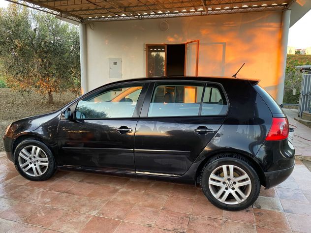 Volkswagen Golf 5p 1.9 tdi Blue-T - Foto 4