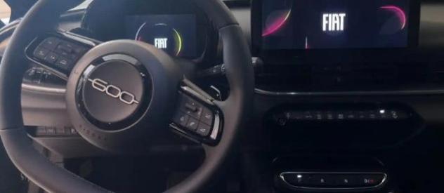 NEW Fiat 600 Hybrid 145 CV DCT MHEV Sport - Foto 6