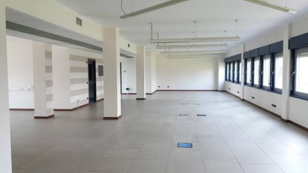Immobile di 393 m² con più di 5 locali in affitto a Lainate - Foto 6