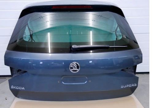 PORTELLONE POSTERIORE SKODA SUPERB 2020
