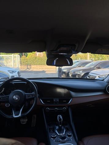 Alfa Romeo Giulia 2.2 Turbodiesel 210 CV AT8 AWD Q4 Veloce - Foto 7