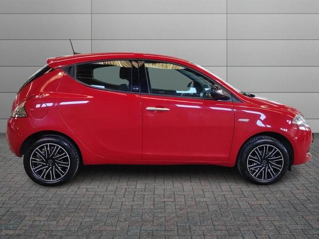 Lancia Ypsilon 1.0 FireFly 70cv S&S Hybrid - Foto 4