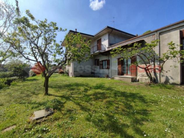 Casa indipendente di 435 m² con più di 5 locali e box auto in vendita a Oleggio Castello - Foto 14