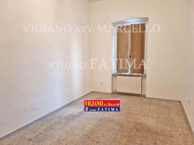 FOGGIA - VENDESI - V.LE 24 MAGGIO, 63 - VANI 4/MQ. 144 CAT. -DOPPIA ESPOSIZIONE - Foto 6