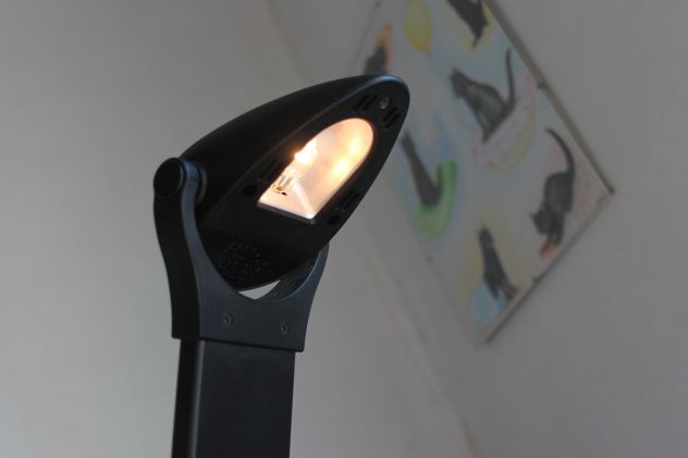 DESIGN NUCCIO BERTONE LAMPADA ALOGENA DA TAVOLO BILUMEN KEOS - Foto 2
