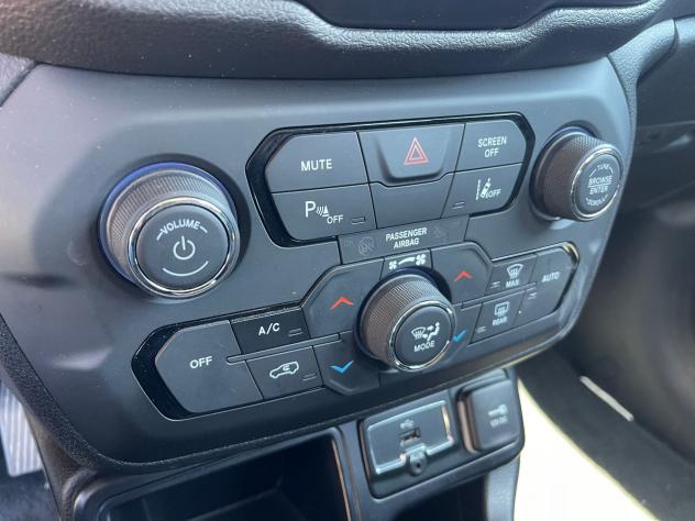Jeep Renegade 1.6 Mjt 120 CV Longitude - Foto 10