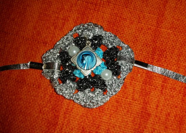 BRACCIALE TRICOT CON CIONDOLO - Foto 2