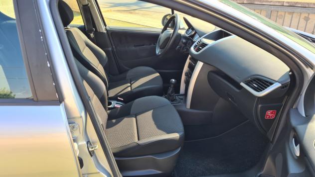 Peugeot 207 1.4 HDi 70 cv 2013 NEOPATENTATI - Foto 5