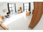 Locale tecnologico con sala riunioni parcheggi