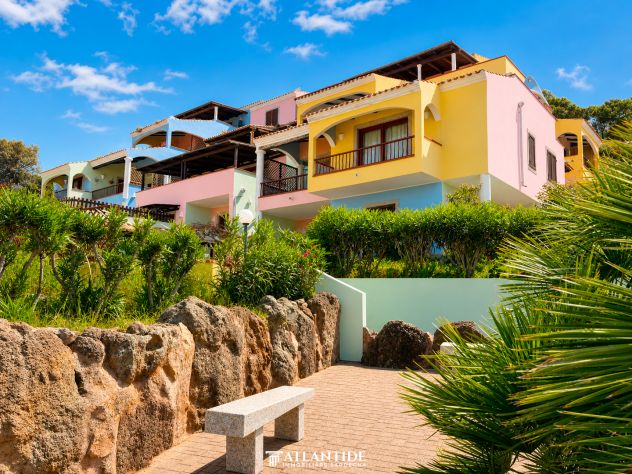 Trilocale vista mare con giardino, piscina e garage a Castelsardo – Lu Bagnu