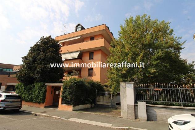 AMPIO APPARTAMENTO CON DUE TERRAZZI E BOX DOPPIO - Foto 4