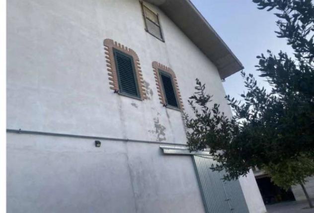 Immobile in asta di 464 m² con più di 5 locali in vendita a Loreto Aprutino - Foto 4
