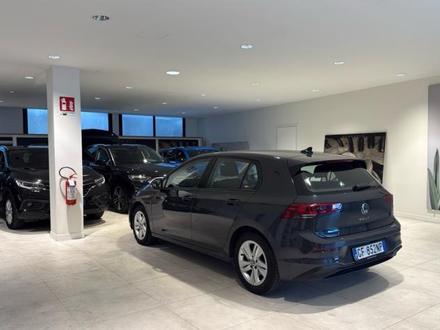 Volkswagen Golf 1.0 TSI EVO DSG Adaptive Cruise Fari LED Sensori - Foto 6