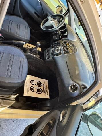 Fiat Punto Evo 1.4 5 porte Active Con Tetto Apribile - Foto 8