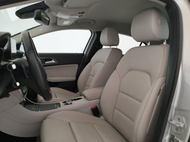 Mercedes-Benz A 200d Premium auto - Foto 7