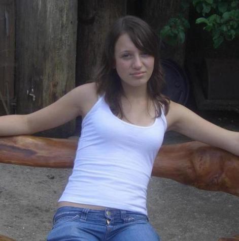 Donna di Campolieto, 23 anni. Fisico Normale Tel: