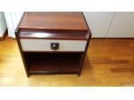Comodino in legno marrone e beige