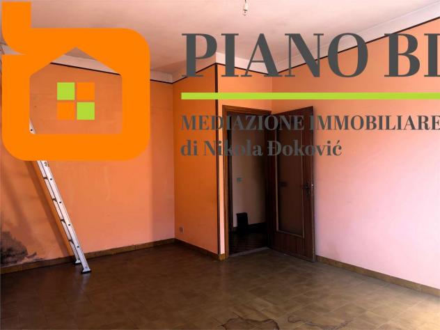 V000476 - BILOCALE DA RISTRUTTURARE CON NEGOZI SOTTOSTANTI - Foto 5