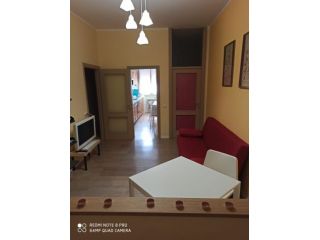 AFFITTASI A STUDENTESSE STANZE A 200 METRI DAL CAMPUS.