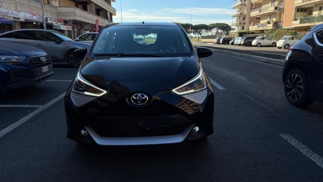 Toyota Aygo Connect 1.0 VVT-i 72 CV 5 porte x-play MMT LED NAVI KAMERA PDC CERCHI 16