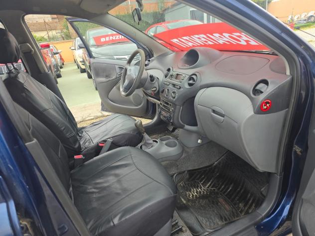 Toyota Yaris 1.0i 16V cat 5 porte - Foto 6
