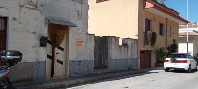 VENDITA APPARTAMENTO INDIPENDENTE CON GIARDINO VIA VITO SANTORO VILLA CASTELLI