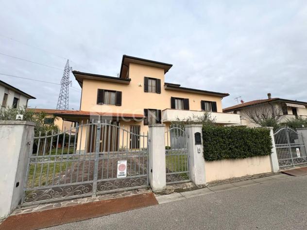 Villa in vendita a Fornacette - Calcinaia 160 mq Rif: 1373988