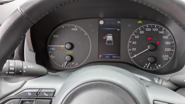TOYOTA Yaris HYBRID 1.5cc 92cv rif. 23900108 - Foto 10