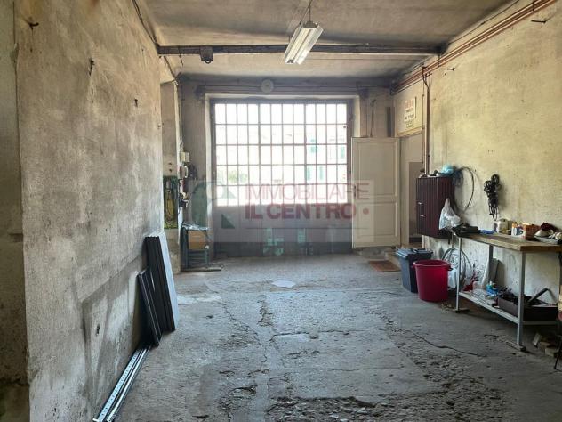 Fabbricato indipendente di ampia metratura con terreno - Foto 6