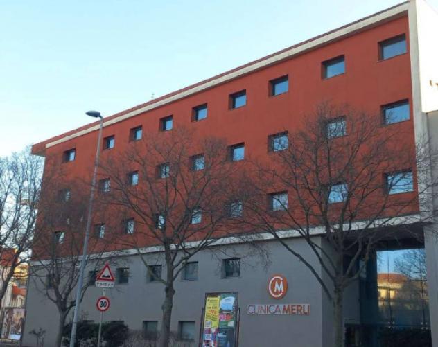 Immobile in asta di 759 m² con più di 5 locali e box auto in vendita a Concamarise - Foto 3