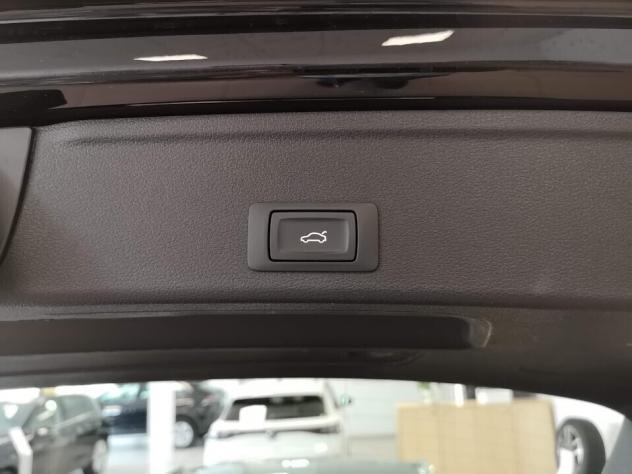 Audi A4 Avant 30 TDI/136 CV S tronic Business Advanced - Foto 10