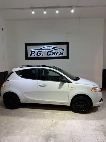 Lancia Ypsilon 1.2 69 CV london Paris - Foto 6