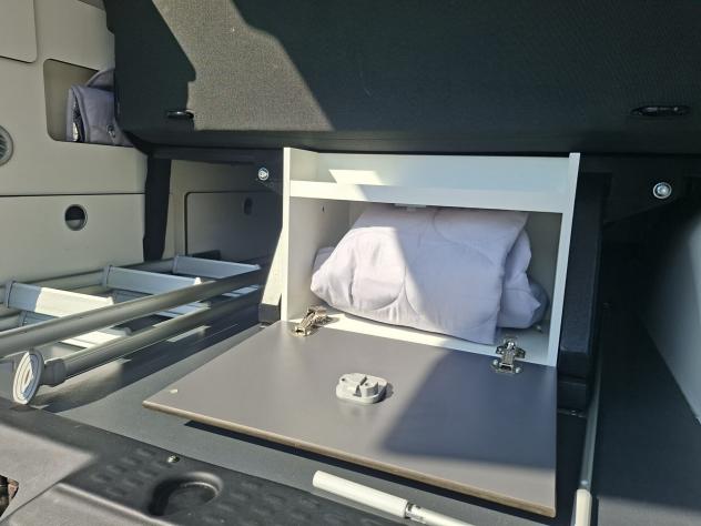 VAN CAMPER PURO FONT VENDOMME TETTO A SOFFIETTO FOTOVOLTAICO WEBASTO CLIMATIZZATORE CAMPEGGIO USATI GENERALI 1700 - Foto 10